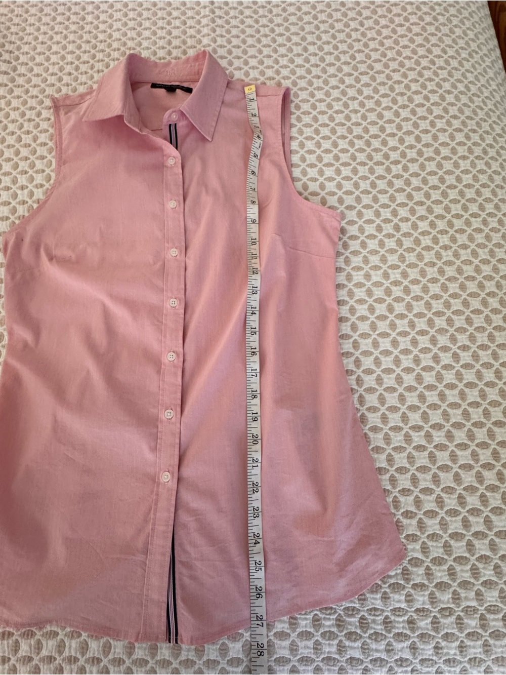 Banana Republic Sleeveless Pink Button-Down Shirt - Picture 6 of 7